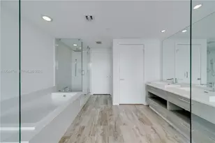 650 NE 32nd St, Miami, FL 33137 - Photo 10