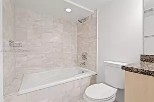 6362 Collins Ave, Miami Beach, FL 33141 - Photo 28