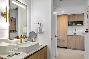 601 NE 1st St, Miami, FL 33132 - Photo 14