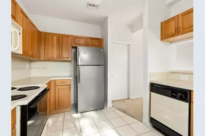2245 NW 160th Ter, Pembroke Pines, FL 33028 - Photo 12