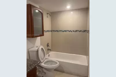 7110 NW 179th St #211, Hialeah, FL 33015 - Photo 6
