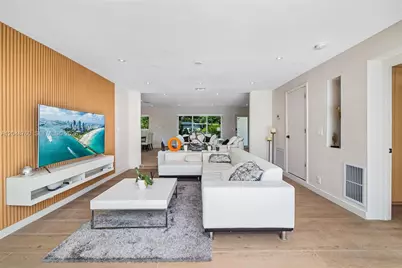 10658 NE 11th Ave, Miami Shores, FL 33138 - Photo 12