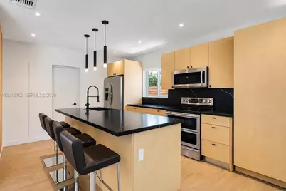 10658 NE 11th Ave, Miami Shores, FL 33138 - Photo 8