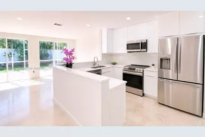 9805 NW 45th Ln, Doral, FL 33178 - Photo 2