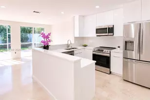 9805 NW 45th Ln, Doral, FL 33178 - Photo 2