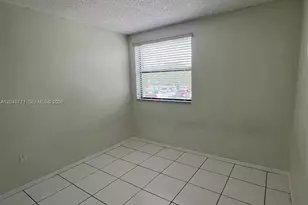 10241 NW 9th St Cir, Miami, FL 33172 - Photo 14