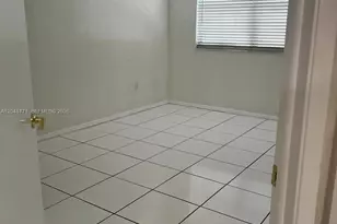 10241 NW 9th St Cir, Miami, FL 33172 - Photo 10