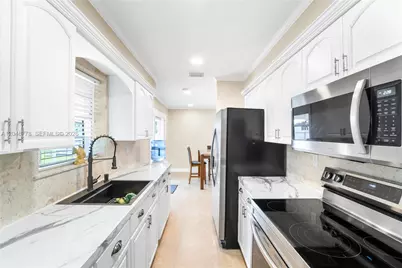 1759 W Mowry Ct, Homestead, FL 33030 - Photo 8