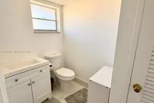 950 Hillcrest Dr, Hollywood, FL 33021 - Photo 8