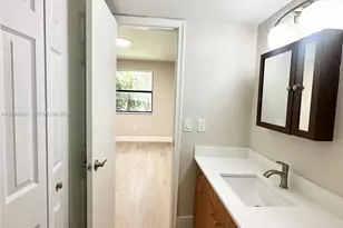 2540 W 67th Pl, Hialeah, FL 33016 - Photo 8
