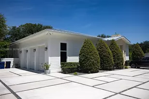 9805 SW 90th Ave, Kendall, FL 33176 - Photo 8