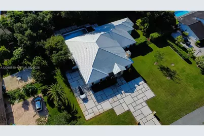 9805 SW 90th Ave, Kendall, FL 33176 - Photo 4