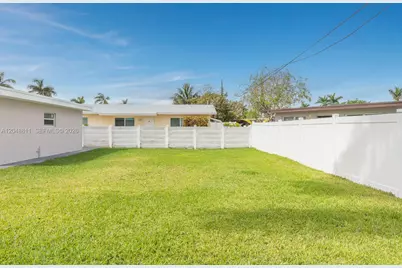 913 NE 2nd St, Hallandale Beach, FL 33009 - Photo 34
