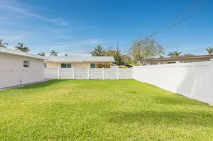 913 NE 2nd St, Hallandale Beach, FL 33009 - Photo 34