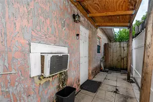 750 NE 4th Pl, Hialeah, FL 33010 - Photo 32