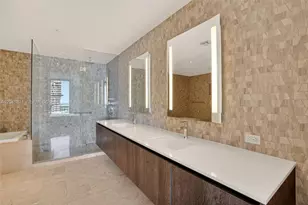 68 SE 6th St, Miami, FL 33131 - Photo 6