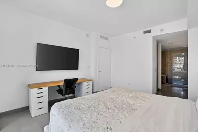 68 SE 6th St #3710, Miami, FL 33131 - Photo 10