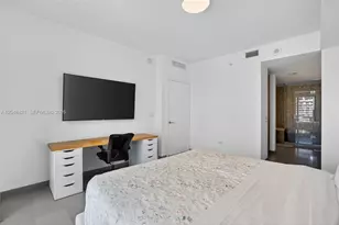 68 SE 6th St, Miami, FL 33131 - Photo 10