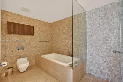 68 SE 6th St #3710, Miami, FL 33131 - Photo 10