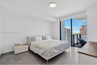 68 SE 6th St #3710, Miami, FL 33131 - Photo 12