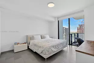 68 SE 6th St, Miami, FL 33131 - Photo 12