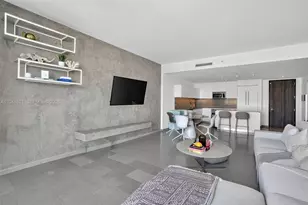 68 SE 6th St, Miami, FL 33131 - Photo 8