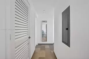 68 SE 6th St, Miami, FL 33131 - Photo 22