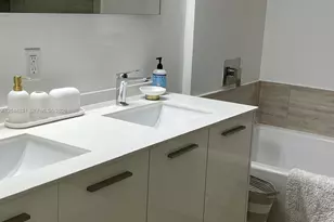 1300 Brickell Bay Dr, Miami, FL 33131 - Photo 10