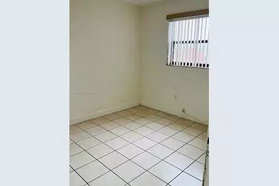 8075 NW 7th St #520, Miami, FL 33126 - Photo 6