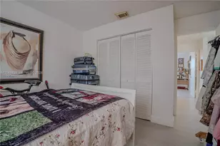 19702 NW 84th Pl, Hialeah, FL 33015 - Photo 22