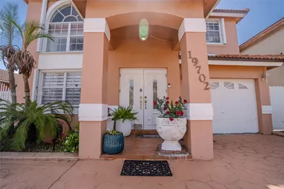 19702 NW 84th Pl, Hialeah, FL 33015 - Photo 46