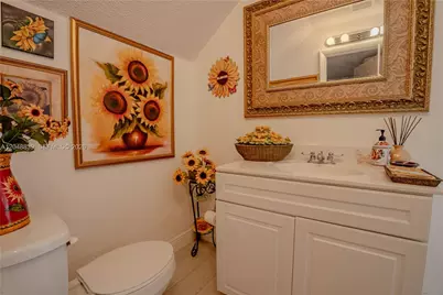 19702 NW 84th Pl, Hialeah, FL 33015 - Photo 42