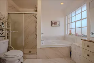 19702 NW 84th Pl, Hialeah, FL 33015 - Photo 18