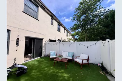 10939 W 32nd Ln, Hialeah, FL 33018 - Photo 22