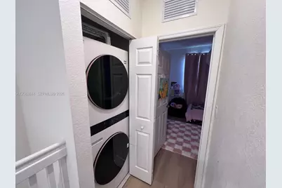 10939 W 32nd Ln, Hialeah, FL 33018 - Photo 20
