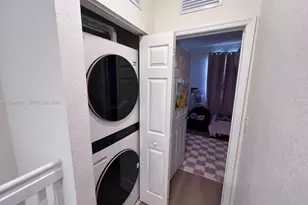 10939 W 32nd Ln, Hialeah, FL 33018 - Photo 20