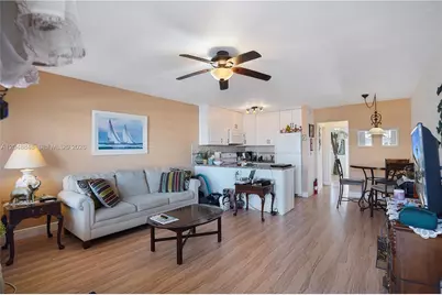 1000 SW 11 Ave #17E, Hallandale Beach, FL 33009 - Photo 2