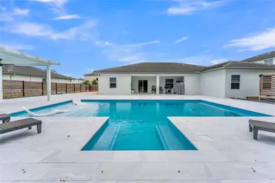 21100 SW 127th Pl, Miami, FL 33177 - Photo 2