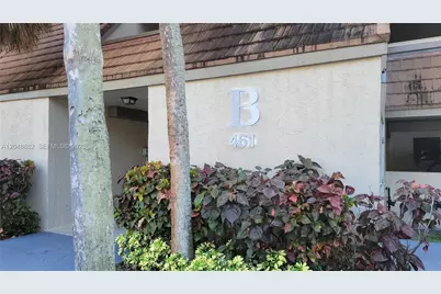 461 Ives Dairy Rd #204-2, Miami, FL 33179 - Photo 2