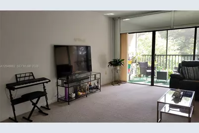 461 Ives Dairy Rd #204-2, Miami, FL 33179 - Photo 4