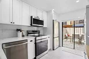 10211 SW 77th Ct, Miami, FL 33156 - Photo 12