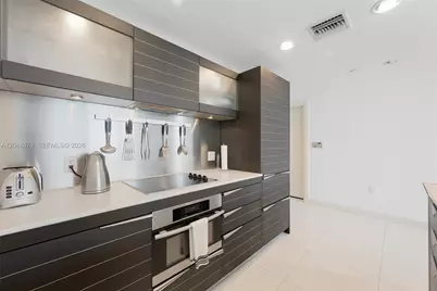 200 Biscayne Boulevard Way #4314, Miami, FL 33131 - Photo 6