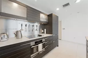 200 Biscayne Blvd Way, Miami, FL 33131 - Photo 6