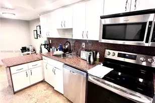 18021 Biscayne Blvd, Aventura, FL 33160 - Photo 2
