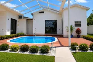 111 Poinsettia Cir NE, Port Charlotte, FL 33952 - Photo 2