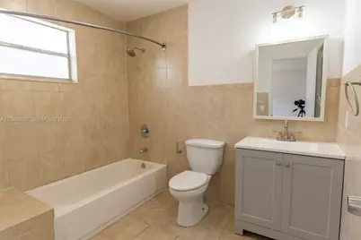 329 SE 2nd St, Hallandale Beach, FL 33009 - Photo 20