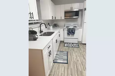 329 SE 2nd St, Hallandale Beach, FL 33009 - Photo 22