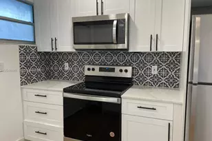 329 SE 2nd St, Hallandale Beach, FL 33009 - Photo 16