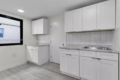 725 SW 1st Ave #1, Homestead, FL 33030 - Photo 6