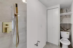 725 SW 1st Ave, Homestead, FL 33030 - Photo 8